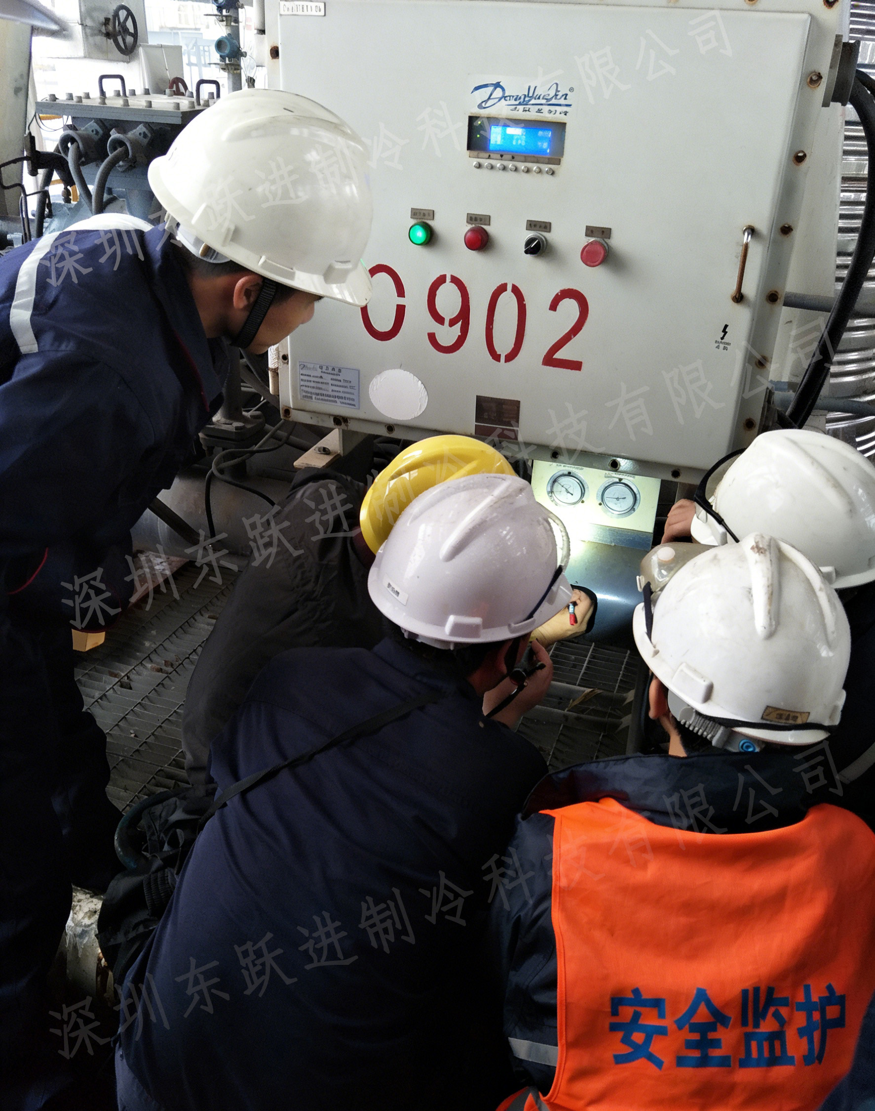 東躍進(jìn)制冷工業(yè)冷水機(jī)高壓故障維修現(xiàn)場